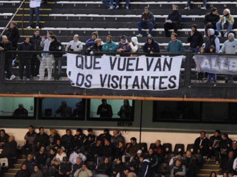 por-que-argentina-no-tiene-visitante-en-las-canchas